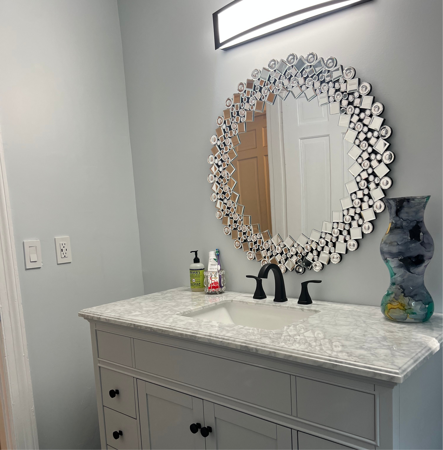 Mirrors & Pictures